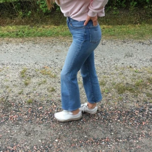 Jeans från Cubus i strl XS💞 - Köptes för 499 kr💸  Bra kvalite💞 Inga hå💕 Väldigt bra kvalitet, men man kan se att dom är lite använda🤪 Annars är dom i bra skick! Säljs för 250+frakt💞 Går att  prata om priset💓 Hör av dig om du är intresserad👋🏼