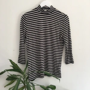 Striped H&M polo neck  - Striped H&M polo neck top in good condition!  