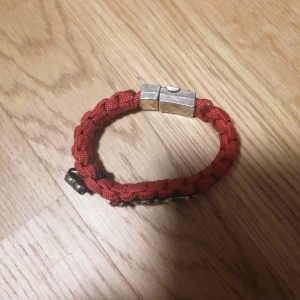 Armband  - Gulligt armband. 10kr köpare står för frakt 