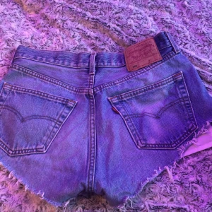 Levis 501 shorts  - Säljer dessa fina oanvända shorts från Levis✨ ingen aning om storleken men skulle gissa på M kanske för den är lite stor för mig. 250+ frakt 
