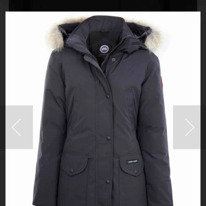  - säljer min canada goose jacka, inprincip ny då jag bara använt den under 2019. modell trillium i färgen navy men den är mer som svart/grå. kan gå ner i pris, kan även fixa bättre bilder om någon är intresserad