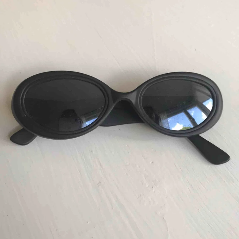 Vintage solglasögon 90-tal. Frakt 20 kr. . Accessoarer.