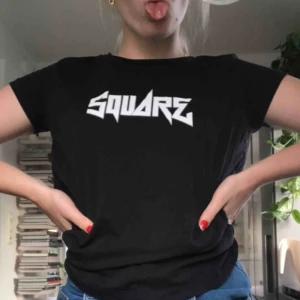  - Basic t-Shirt och priset går att diskutera. 