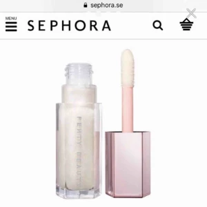  - Oöppnat Fenty Beauty Gloss bomb i färgen diamond Milk. inköpspris: 195kr mitt pris: 150kr köpt på sephora i uppsala