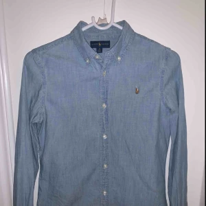  - Nypris 895 på kidsbrandstore!! Kommer aldrig till användning, därav säljs den <3 Skulle säga att den är storlek XS. Mitt pris blir 250, jag betalar frakt vid snabb affär 💘🌹