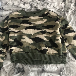 Stickad tröja!  - Stickad tröja från h&m i storlek S-M ! 💓 köpt för 250 men mitt pris är 90kr
