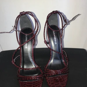 Klackskor  - Super fin klackskor i storlek 37 från zalando. Oanvänd 