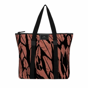 Day Birger Et Liknelsen Bag - Day bag köpt på Åhlens. Använd vid 3 tillfällen men som i nyskick. Pris SÄNKS vid snabb affär!! Möts upp i Helsingborg annars står kund för frakt💜