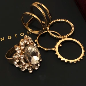 5-pack ringar  - Fem superfina guldringar i storlek XS/S. Frakt på 22kr tillkommer 📦