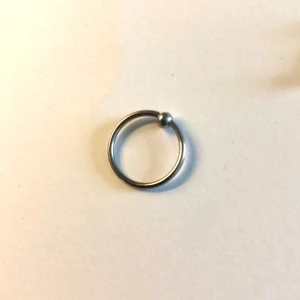 Piercing öra - Kirurgisk stål oanvänd  (till örat)