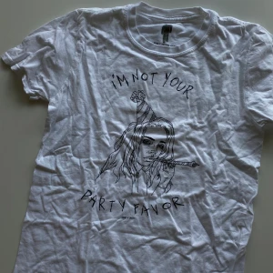 Billie eilish merch  - En fin tröja köpt på hennes konsert i sverige. 