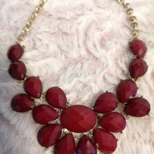 Halsband - Fint begagnat skick. 35kr ink frakt 