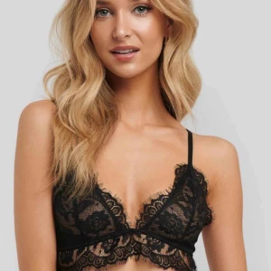  - Aldig använd bralette från NAKD som är rätt populär. Helt ny! 🖤