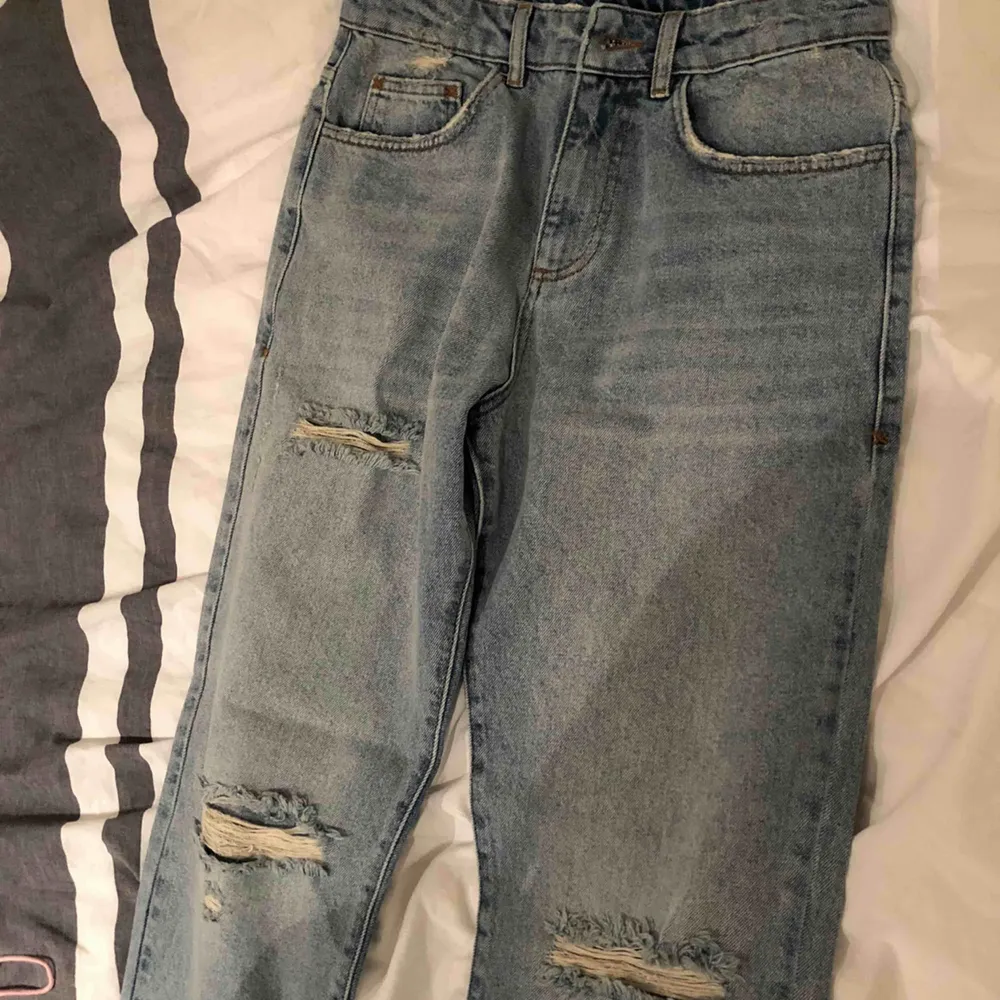 Säljer jeans från Collusion. Storleken är en liten W28. Oanvända pga för små. Endast swish o frakt ingår. . Jeans & Byxor.