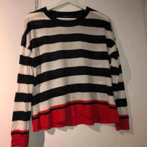  - Tunn tröja från Zara, storlek S. Säljer pga ingen användning🌿