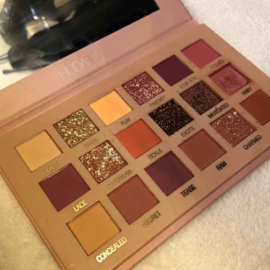  - Huda beauty palett oanvänd, NEDSATT PRIS 