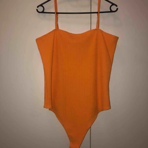  - Body från BikBok, använd endast ett fåtal gånger. 