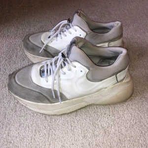 bronx sneakers - sneakers från bronx, använt men fint skick💕 nypris 1449