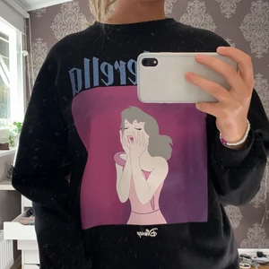 sweatshirt  - säljer denna tröja i storlek S