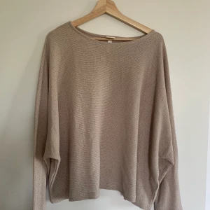 Beige tröja - ..