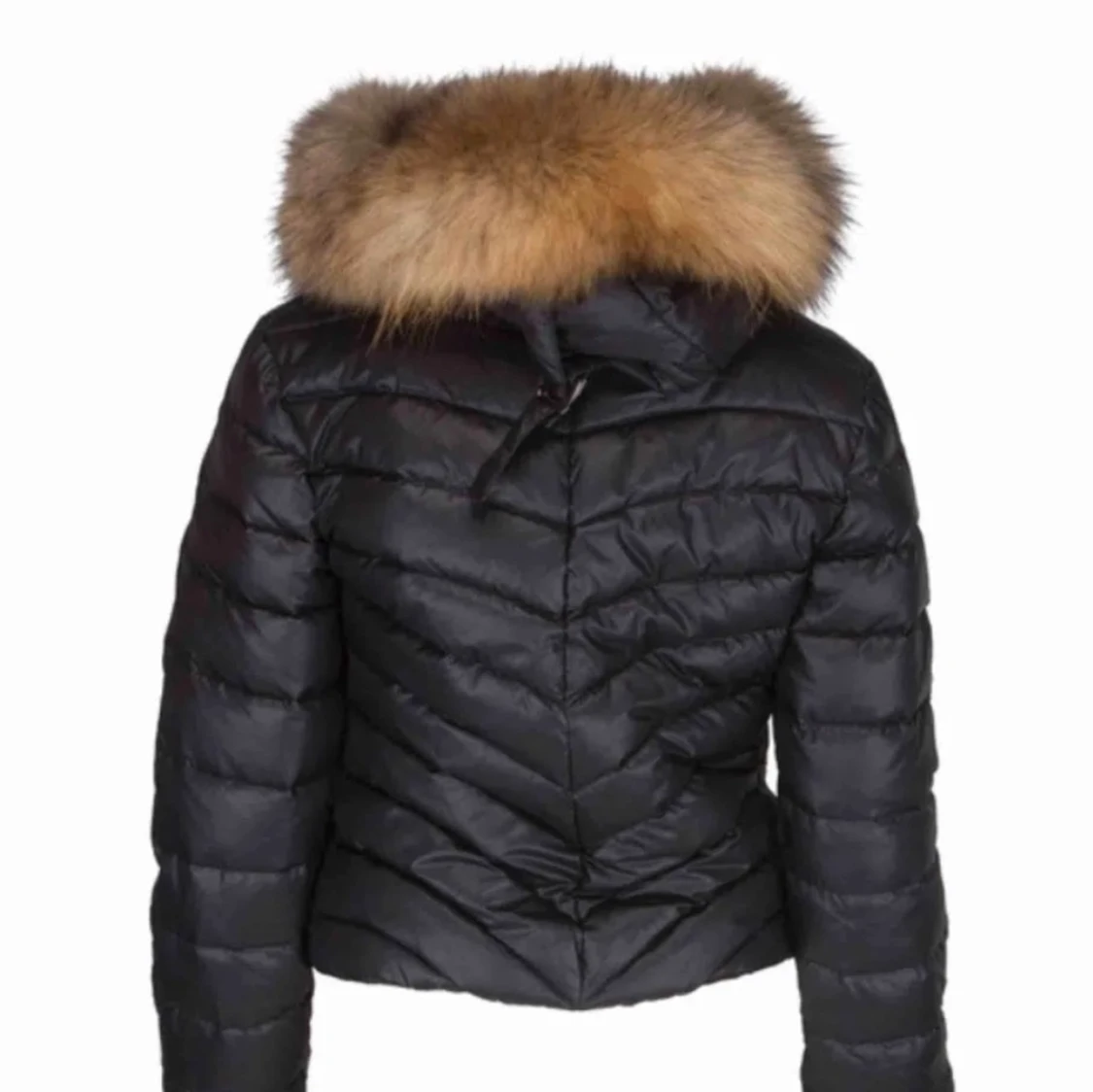 Chelsea jacka, st 36 - 90