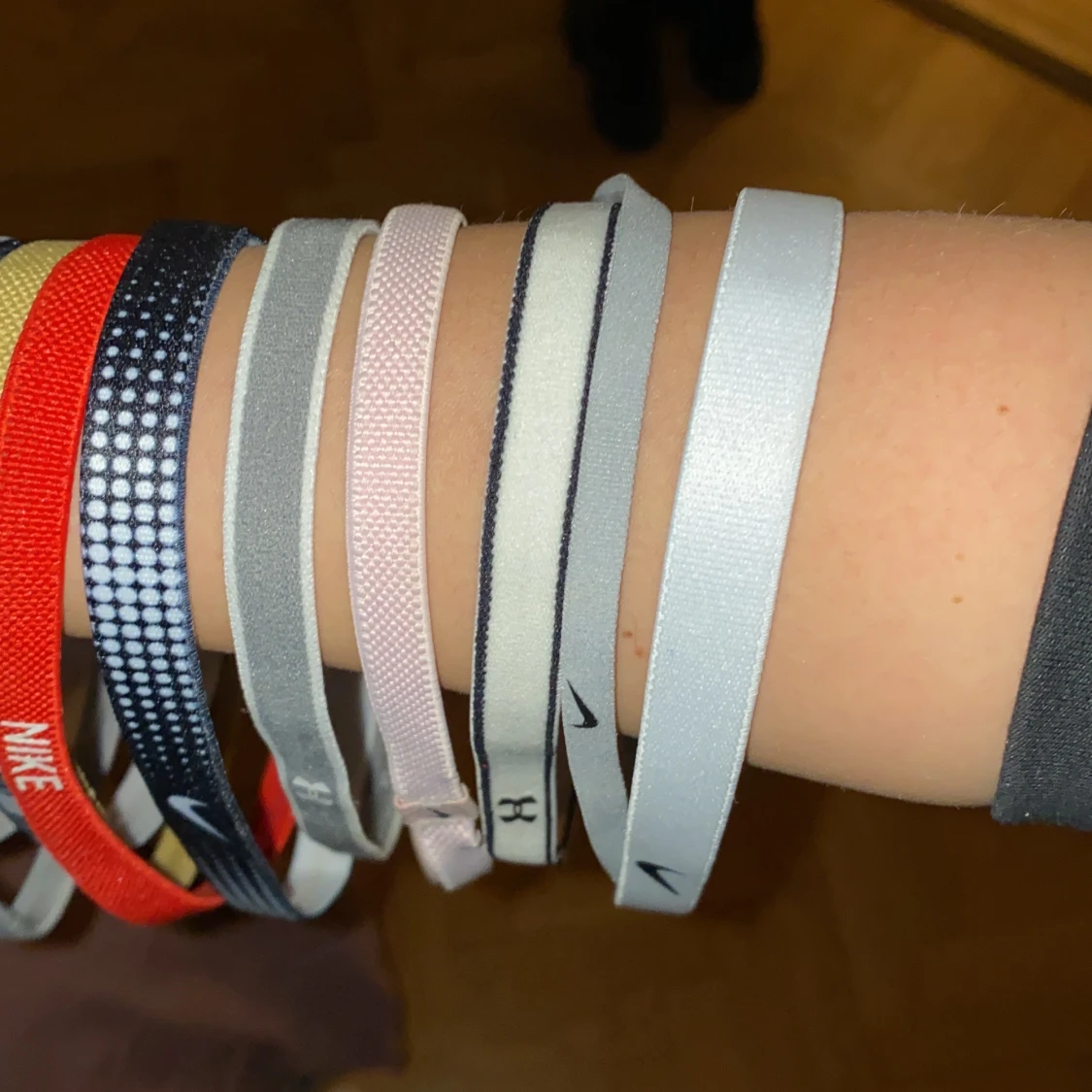 Blandade hårband, nike och under armor  - 91