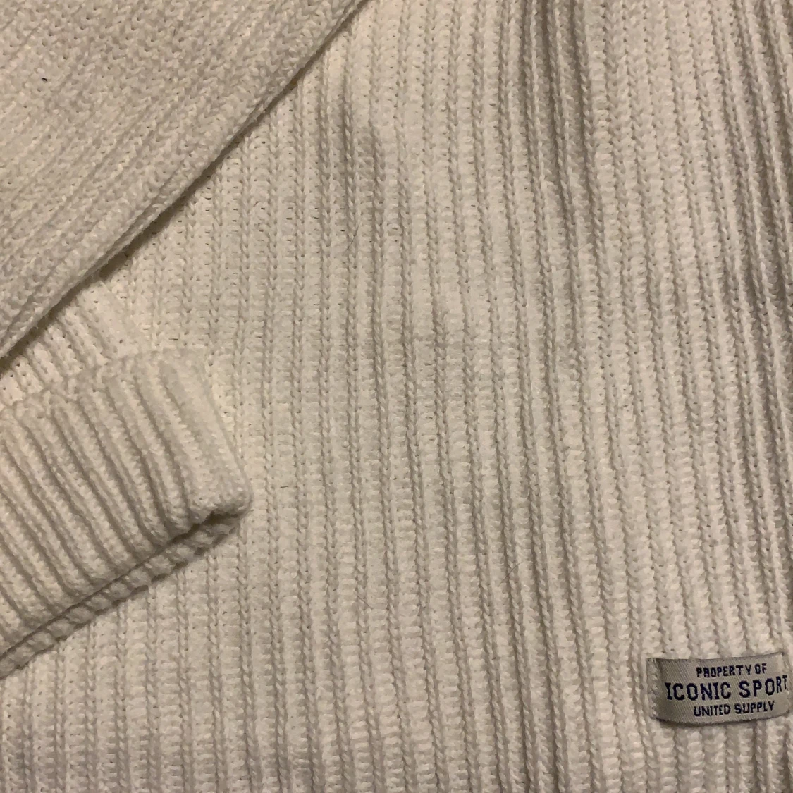 Vit stickad tröja S  - 91