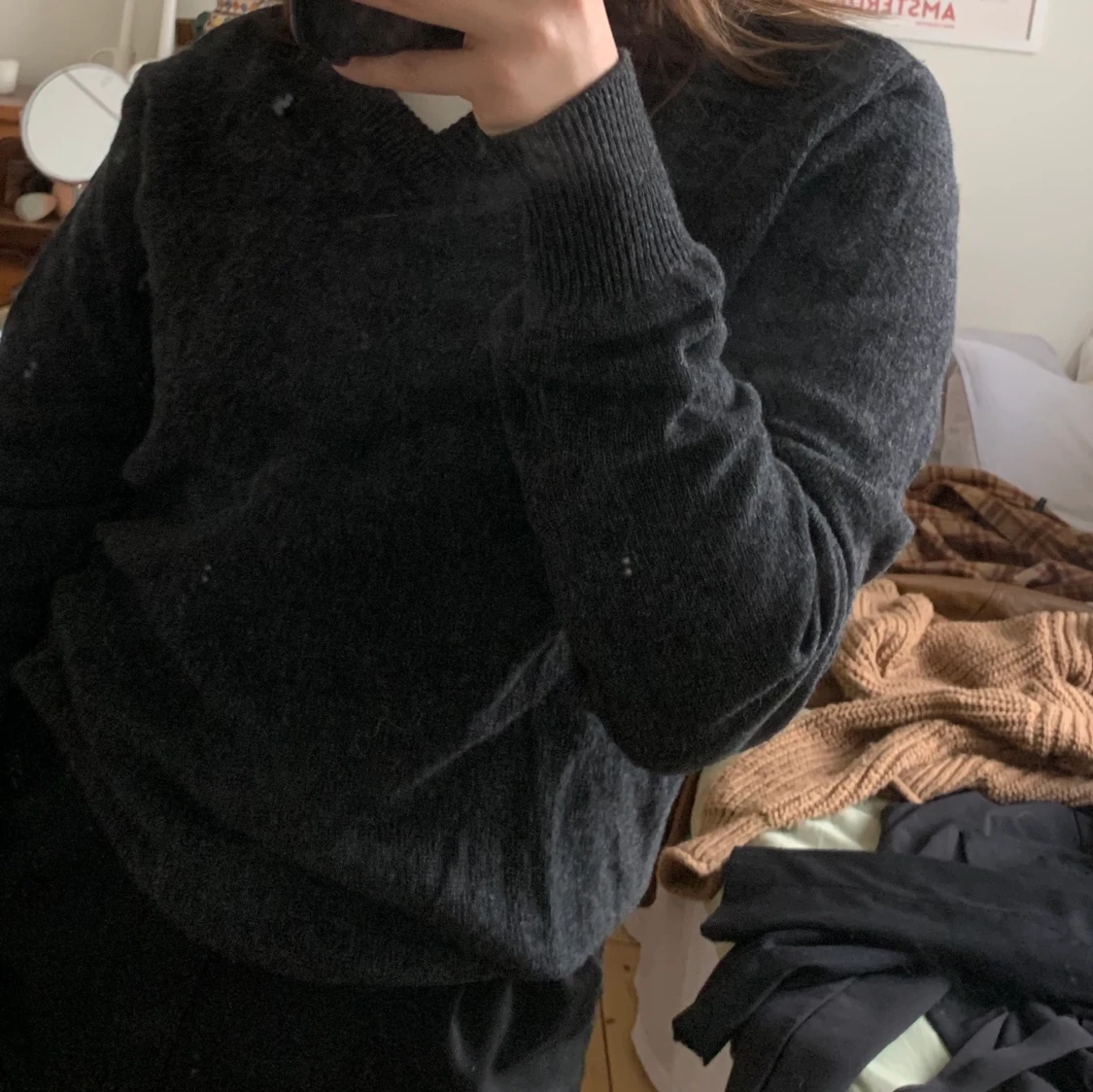 Grå v-ringad stickad tröja  - 90