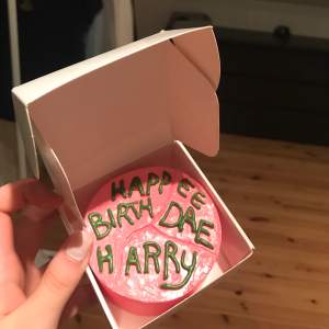 Mini version av tårtan som Harry Potter får av Hagrid. Frakt tillkommer💕