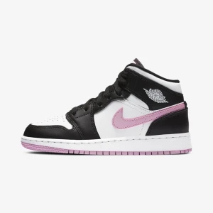 Air Jordan 1 Mid GS Arctic Pink - Skorna är inte ännu hemma hos mig.   Dock är dem på på gång ifrån JD-Sport.   Skorna är helt nya.  Storlekar: 38 och 38,5