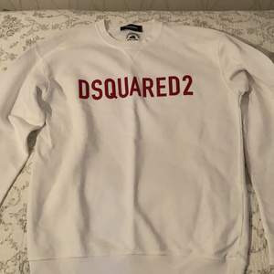 Dsquared2 tröja som är oanvänd. Pris: 1300