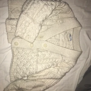 Stickad kofta - Stickad kofta från zara. 