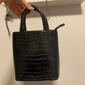 Väska - En väska från NAKD i perfekt skick💕