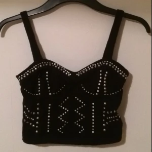  - Topp strl XS, har ej kvar "nacklappen" dock!
