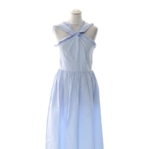  - Hej  Säljer en hm trend klänning storlek 36