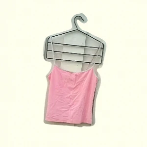  - 🏵🌸Trendig retro 00tals spaghetti strap topp, jättebra skick 🌸🏵