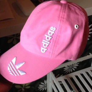  - Adidaskeps  Aldrig använd 