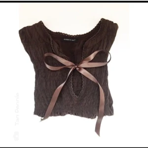  - Oddmolly LIKNANDE blus Säljer i Svarta och brun Strl : XS på alla Nypris: 300kr/st Mitt pris: 100kr/st