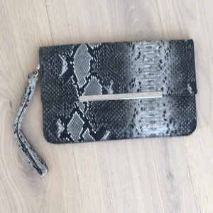  - Partyväska från Bianco 