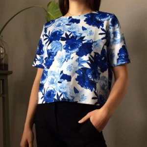  - GRATIS FRAKT!🎊 T-shirt från Bik Bok, kan skicka mer bilder om önskas☺️