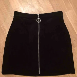  - Fin sammets kjol från HM ☺️