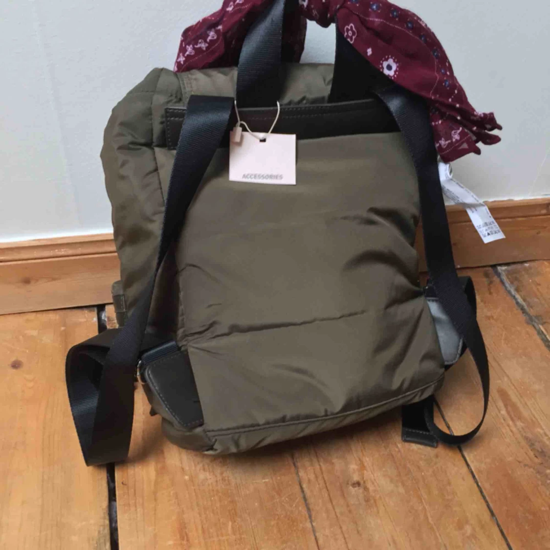 Ryggsäck med scarf - 91