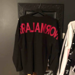  - Ljuset får den att se smutsig och urtvättad ut men den är ren och använd ca 5-6 gånger