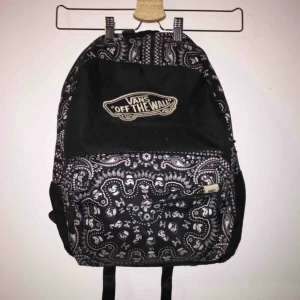 - Svart och vit Vans x Star Wars ryggsäck. Bra skick.