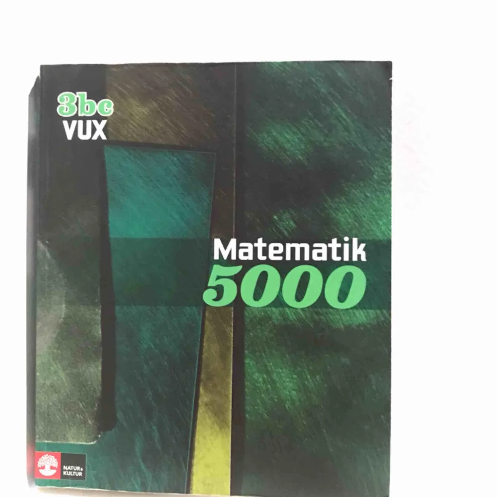 Matematikbok för mattekurs 3bc i mycket gott skick då den endast brukats under en 10- veckors period. Nypris: 599kr. Övrigt.