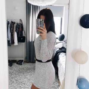  - Ganska kort Lite varmare än vanligt så funkar närsom (Skärpet hör inte till) Frakt tillkommer