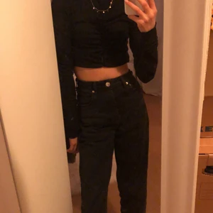 Långarmad topp - Tunn töjbar smått ribbad oanvänd fin topp orginalpris: 199kr