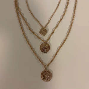 Halsband  - Säljer detta snygga halsband som inte kommer till användning längre, köparen står för frakt!