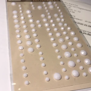 Klistermärken - Säljer dessa super fina 3d diamanter klistermärken. Frakt 11