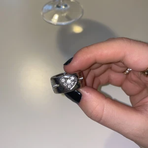 Ring One Size - One size ring i silverfärg med ett hjärta på. 30kr och fri frakt 🤍